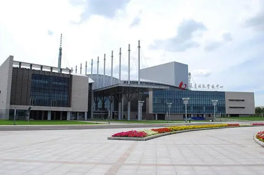 �L�����H��չ����